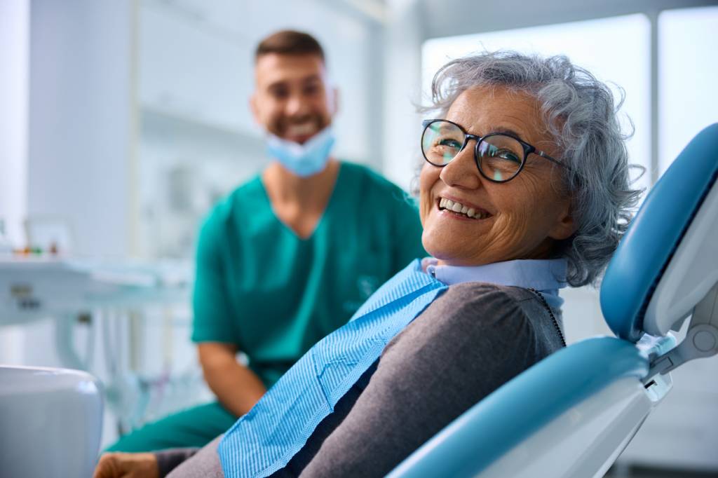 perte dents seniors retrouver confort