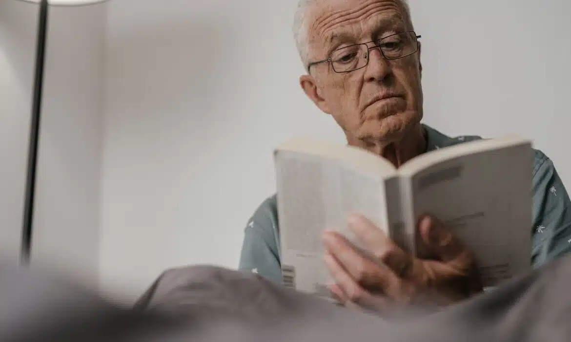 Les bénéfices des clubs de lecture pour les seniors