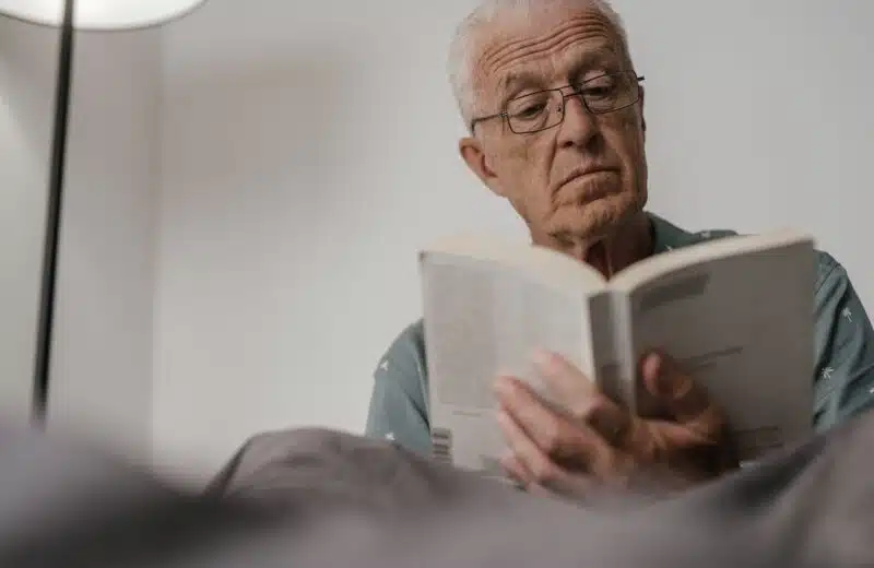 Les bénéfices des clubs de lecture pour les seniors