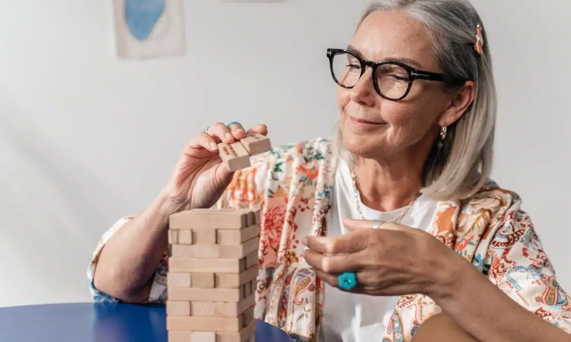 Découvrez les jeux de société qui captivent les seniors !