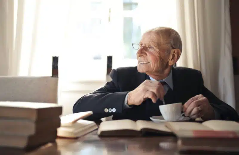 Les incontournables pour les seniors : découvrez les meilleurs livres de loisirs