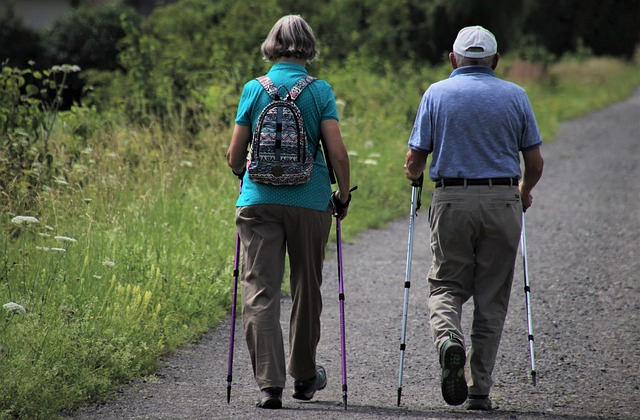 Seniors : quel équipement d’aide aux déplacements privilégier ?