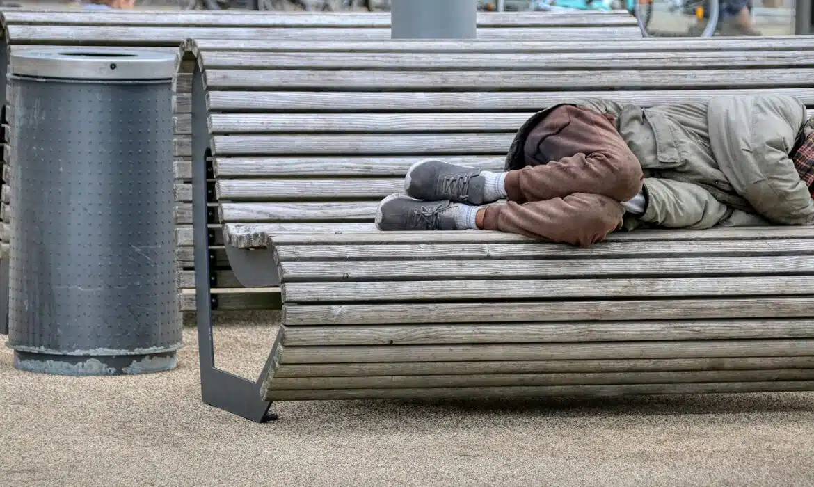 Comment peut-on venir en aide aux personnes sans domicile fixe ?
