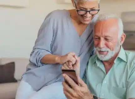 Les musées adaptés aux seniors : découvrez les meilleures expériences culturelles