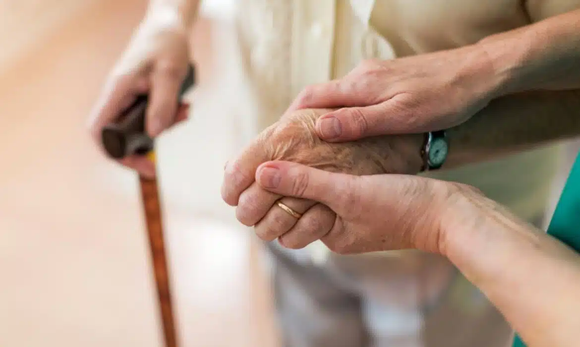 La téléassistance à domicile : un soutien précieux pour les personnes âgées