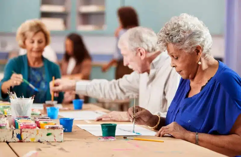 Les loisirs créatifs et les seniors