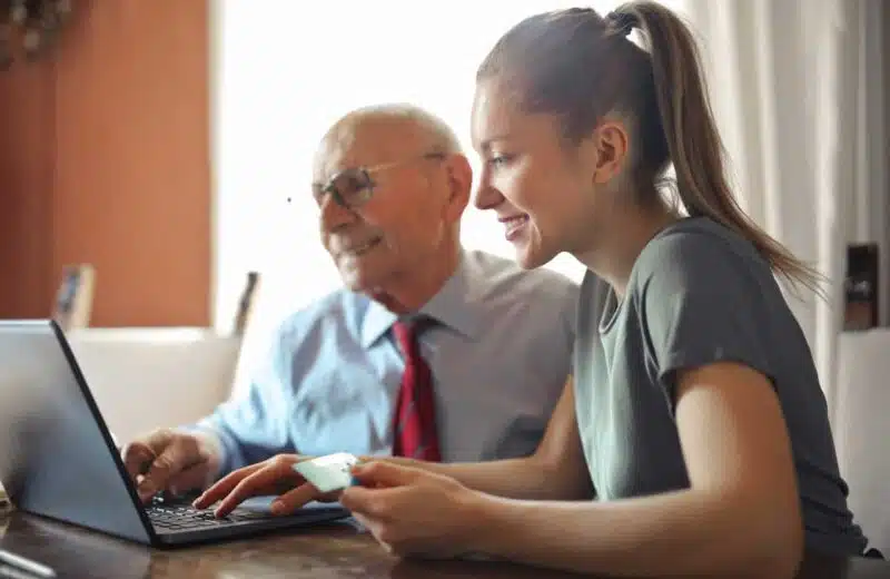 Faut-il souscrire une mutuelle spécialisée pour les seniors ?