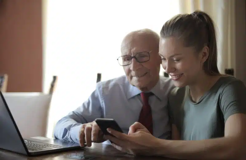 Découvrez les activités et loisirs adaptés aux seniors pour une retraite épanouissante