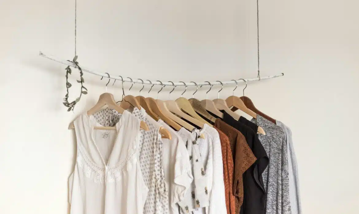 Etiquette vêtement à coudre : avantages et options personnalisées