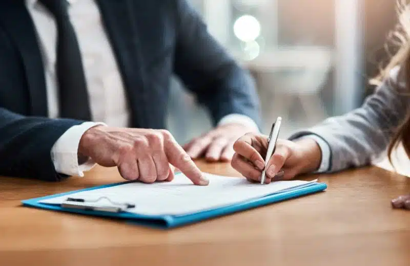Restitution des fonds et gestion de la succession : ce qu’il faut savoir après le décès d’un titulaire de compte bancaire